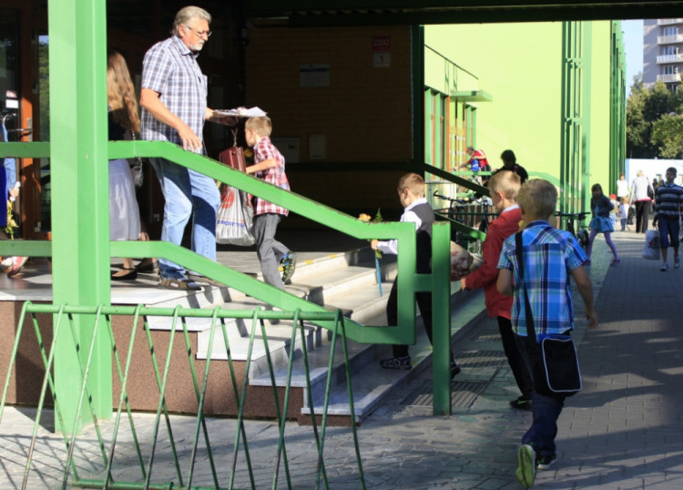 Předávání vysvědčení - ZŠ Kubatova