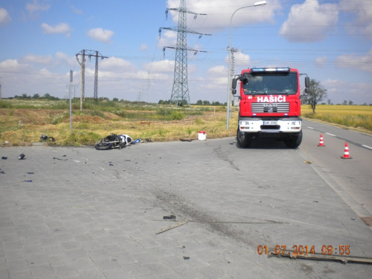 Tragická nehoda motorkáře a osobního automobilu na Vyškovsku, foto: HZS JMK