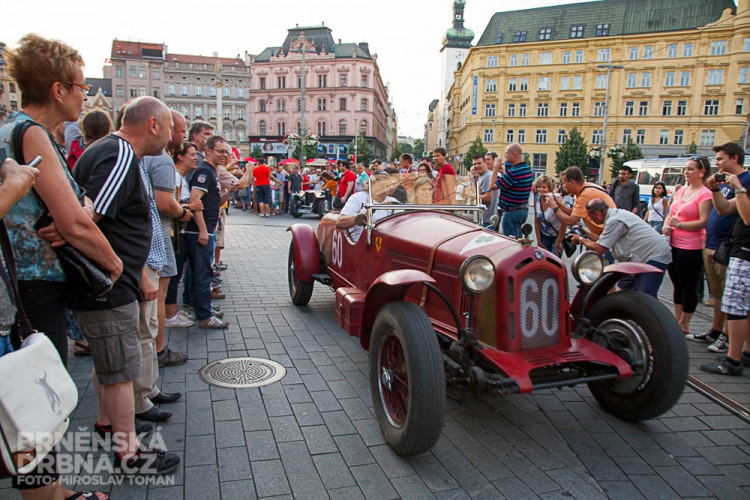 Historická závodní auta a motocykly se představily v centru Brna, foto: Brněnská Drnba, Miroslav Toman