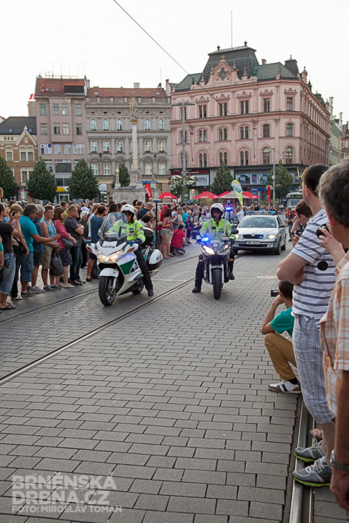 Historická závodní auta a motocykly se představily v centru Brna, foto: Brněnská Drnba, Miroslav Toman