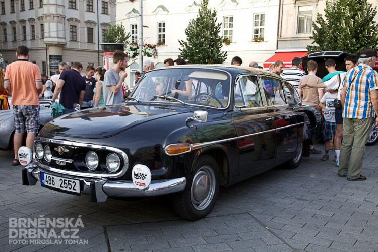 Historická závodní auta a motocykly se představily v centru Brna, foto: Brněnská Drnba, Miroslav Toman