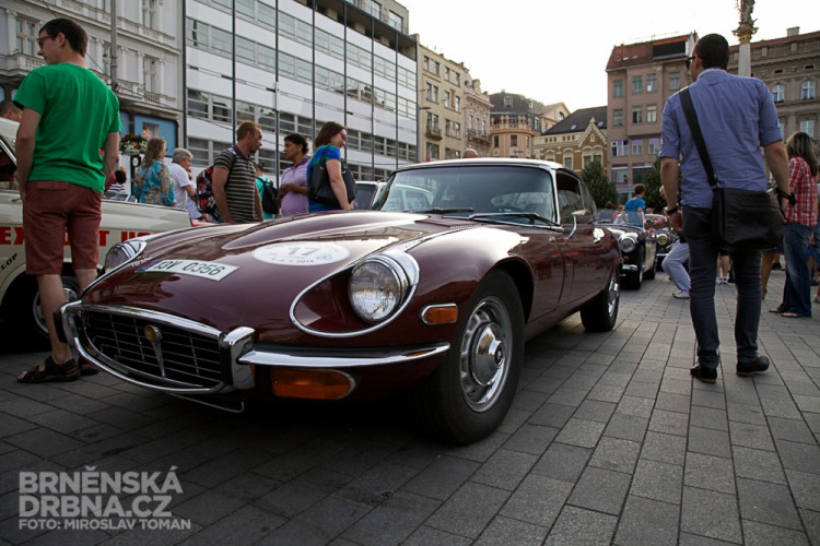 Historická závodní auta a motocykly se představily v centru Brna, foto: Brněnská Drnba, Miroslav Toman