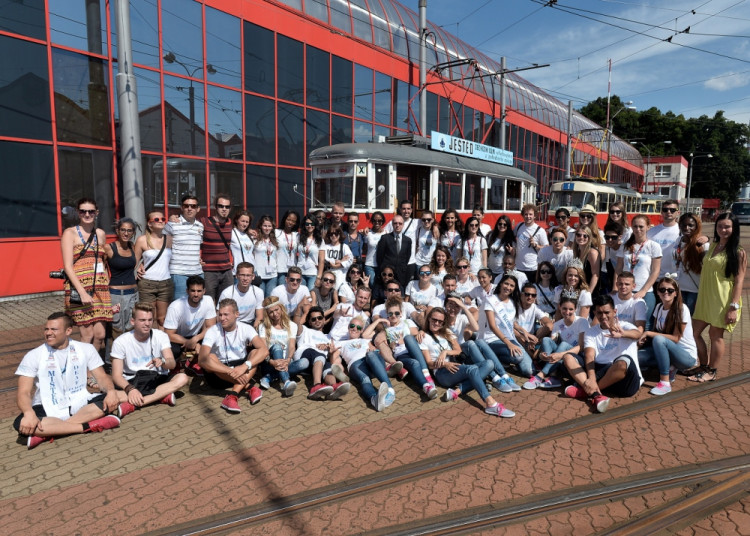 Čtyři historické tramvaje svezly mezinárodní návštěvu. Foto: DPMLJ