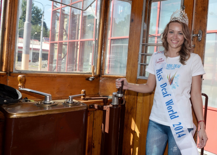 Čtyři historické tramvaje svezly mezinárodní návštěvu. Foto: DPMLJ