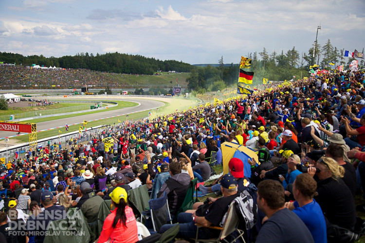 Fanoušci na tribuně C, foto: Brněnská Drbna, Miroslav Toman