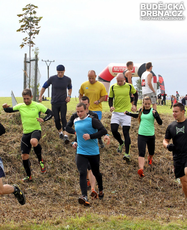 Extrémní překážkový běh Army run