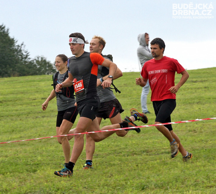 Extrémní překážkový běh Army run
