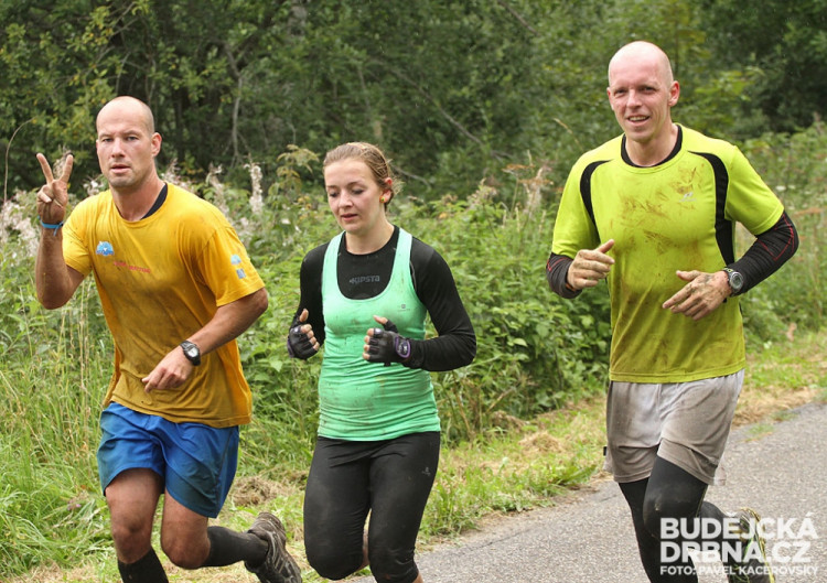Extrémní překážkový běh Army run