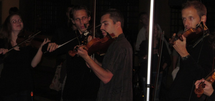 DJ Akvamen + VIBESorchestra