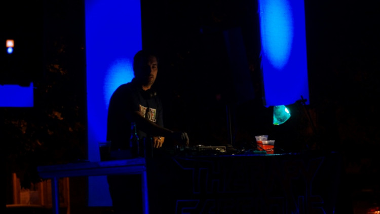 DJ Akvamen + VIBESorchestra