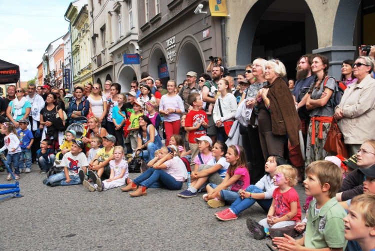 Děti při vystoupení TeTy ani nedutaly