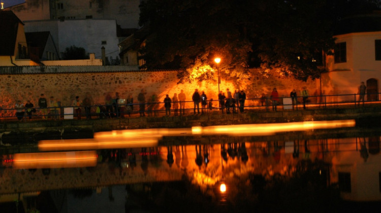 Lidé městu, město lidem