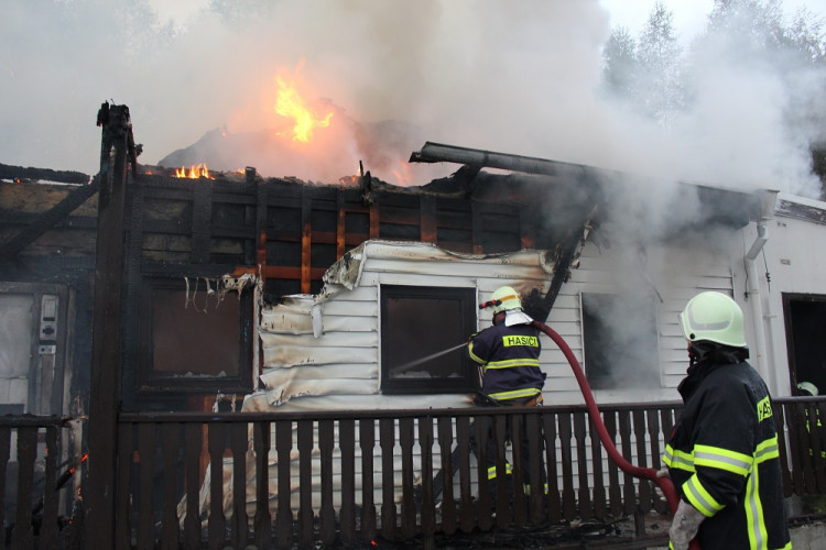 Požár opuštěného motorestu u Dolního Dvořiště