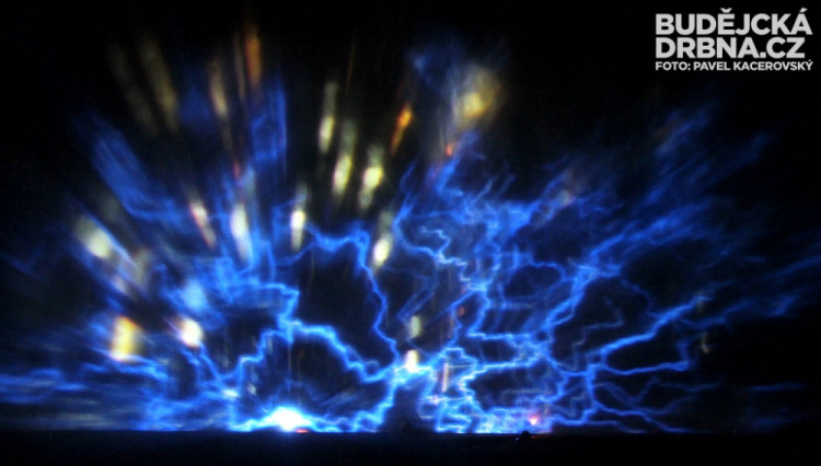 Prostorová multimediální show Bouře