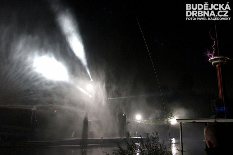 Prostorová multimediální show Bouře