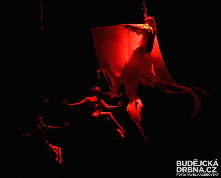 Prostorová multimediální show Bouře