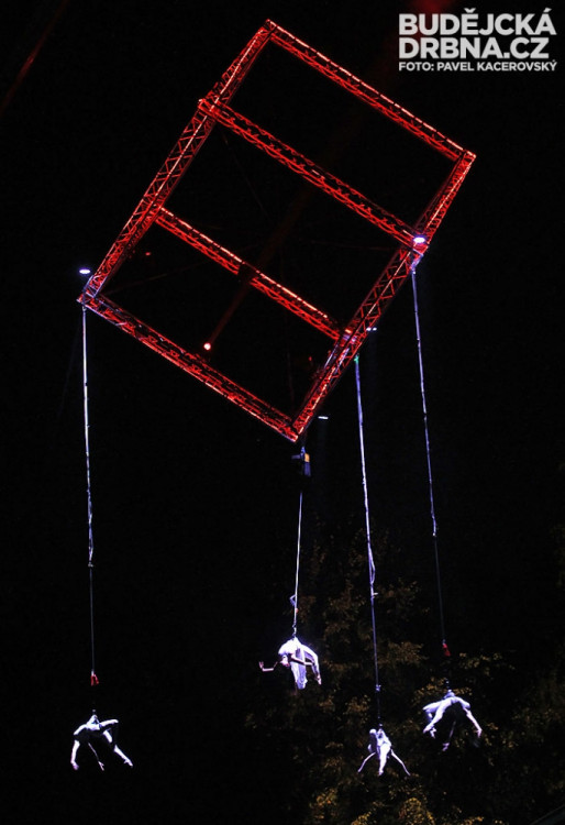 Prostorová multimediální show Bouře