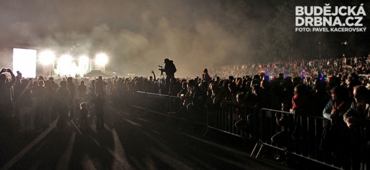 Na náplavce byla hlava na hlavě