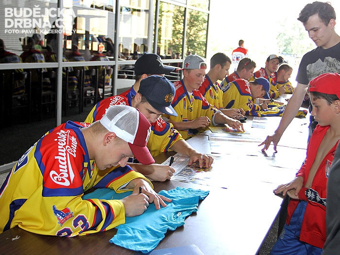 Autogramiáda hráčů Motoru před začátkem sezony