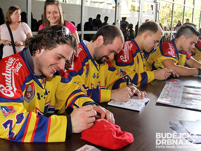 Autogramiáda hráčů Motoru před začátkem sezony