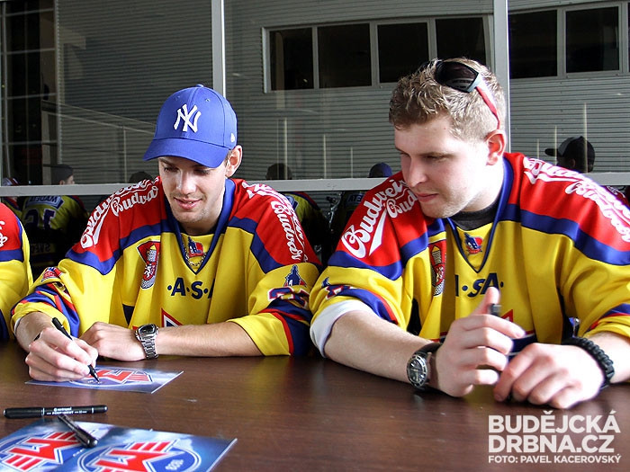 Autogramiáda hráčů Motoru před začátkem sezony