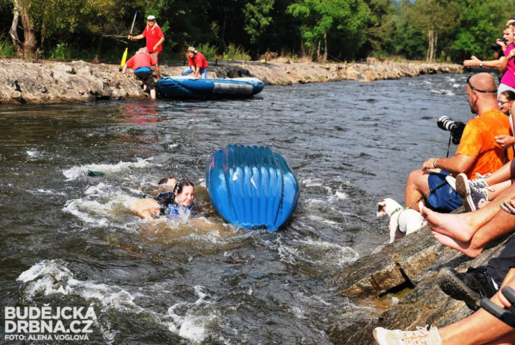 Publikum bavili i vodáci