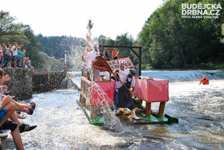 Ráj králíků zvedl lidi ze sedu, kdo neutekl, byl durch