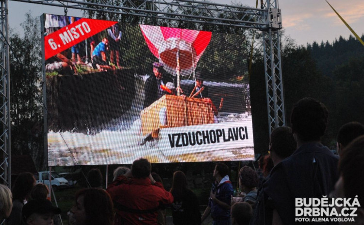 Vzduchoplavci skončili hned po prvním jezu