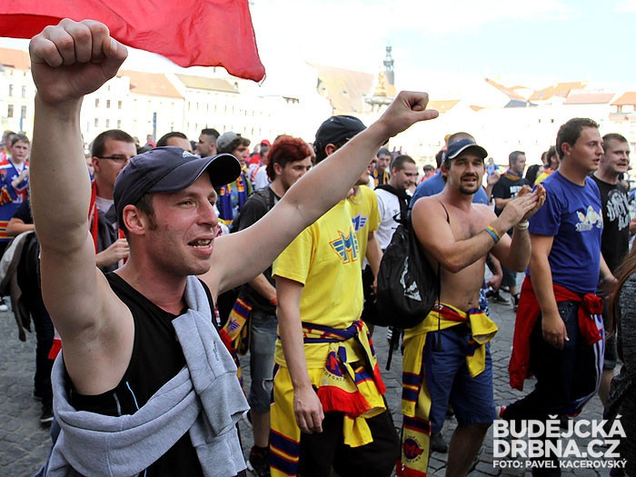 Pochod fanoušků Motoru před začátkem sezony