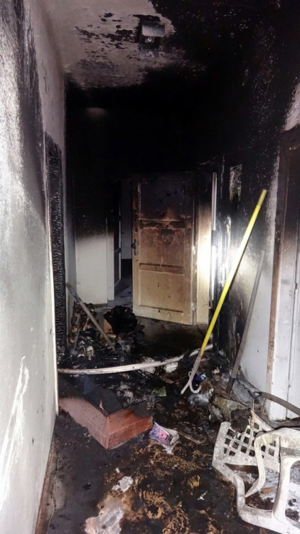 V Merhautově ulici zemřel při požáru jeden člověk