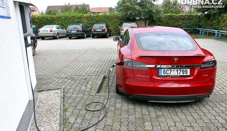 Tesla s