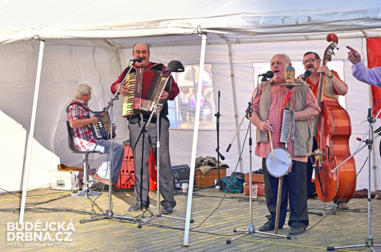 Švestkové trhy na náměstí Přemysla Otakara II.