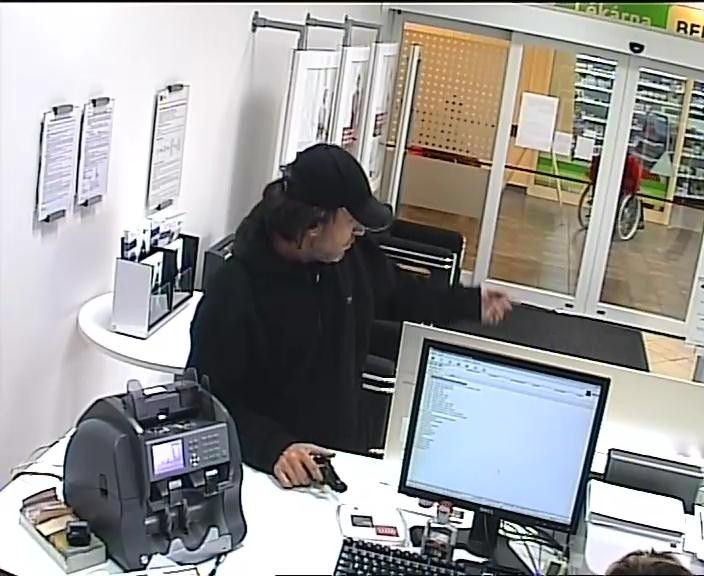 Pachatel přepadl banku, pokladní řekl, že má nemocnou dceru, foto: Policie ČR