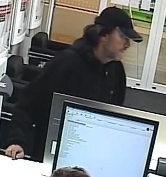 Pachatel přepadl banku, pokladní řekl, že má nemocnou dceru, foto: Policie ČR