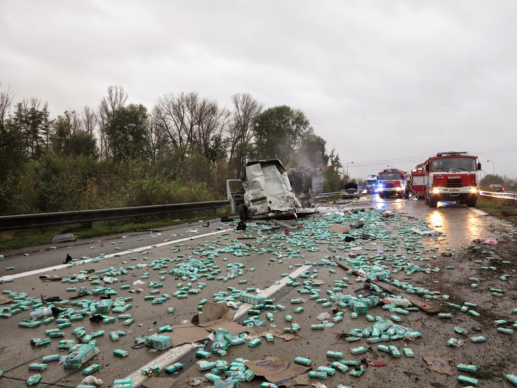 Na D2 u Brna se srazilo devět aut, zraněno je sedm lidí