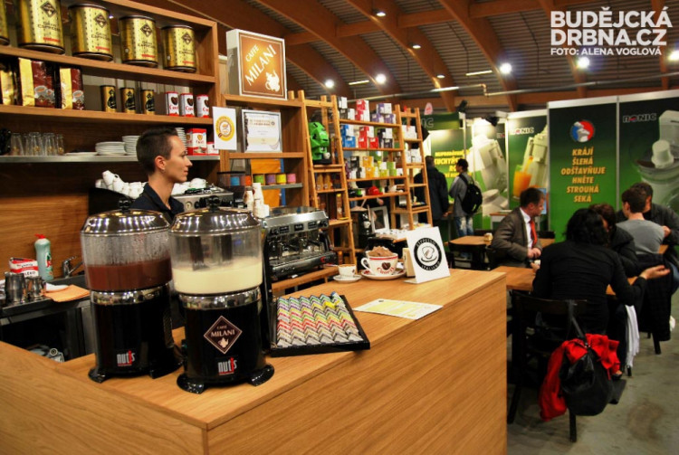 Dobrá káva voní na každém rohu