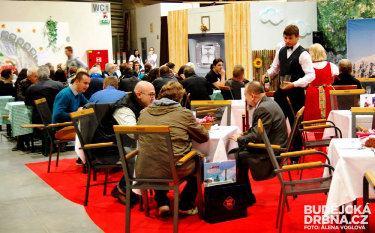 Možné je posedět, pojíst i popovídat si