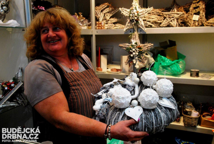 Věnce aranžuje Jana Kloudová