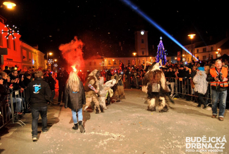 Náměstí se změnilo v jedno velké peklo
