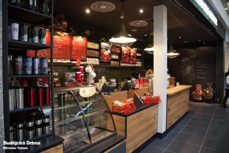 Brňané dnes poprvé ochutnají slavnou kávu Starbucks, foto: Brněnská Drbna, Miroslav Toman