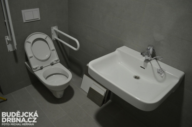 Stavební práce na parkovacím domě v ulici F. A. Gerstnera