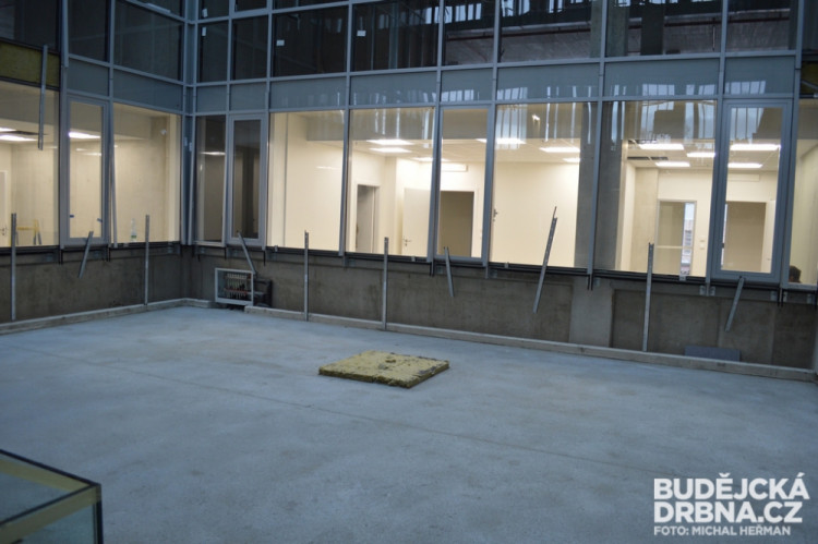 Stavební práce na parkovacím domě v ulici F. A. Gerstnera