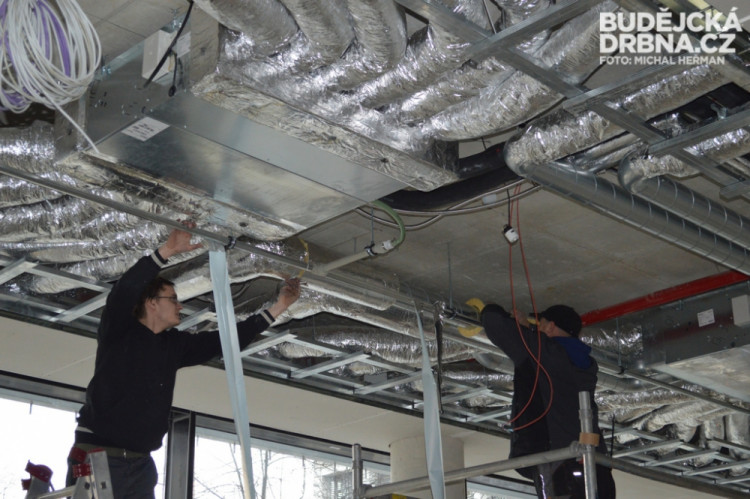 Stavební práce na parkovacím domě v ulici F. A. Gerstnera