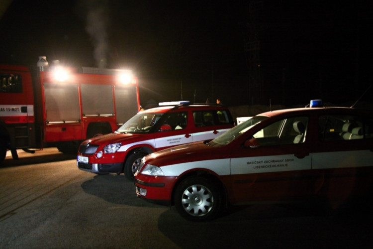 Požár a rozsáhlá pátrací akce. Noční cvičení plánovali dva roky
