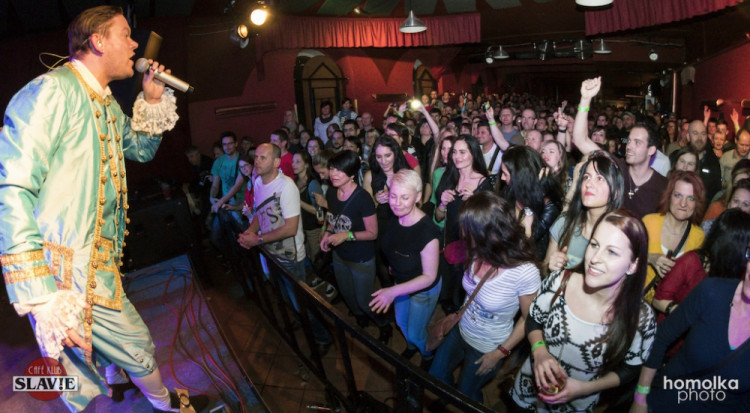 Kapela Monkey Business řádila v Café Klubu Slavie