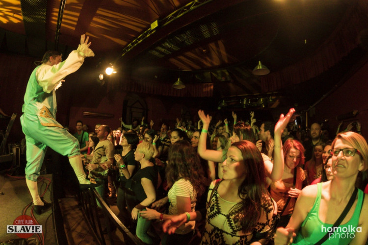 Kapela Monkey Business řádila v Café Klubu Slavie