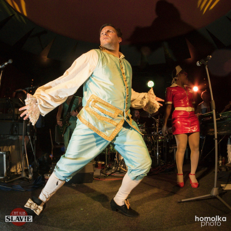 Kapela Monkey Business řádila v Café Klubu Slavie