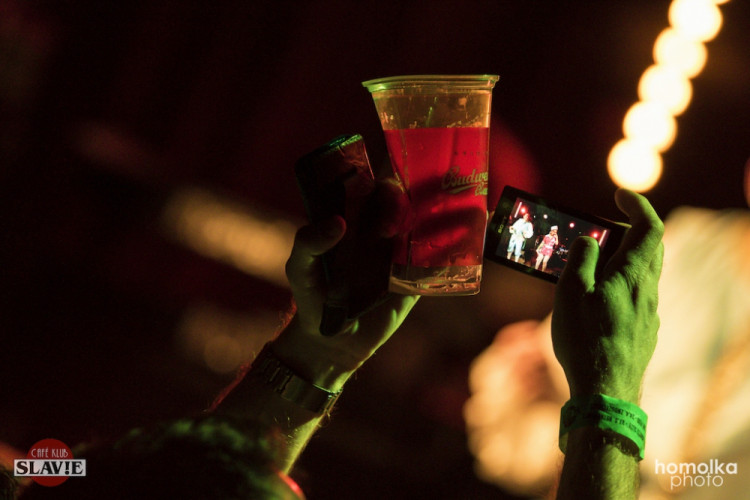 Kapela Monkey Business řádila v Café Klubu Slavie