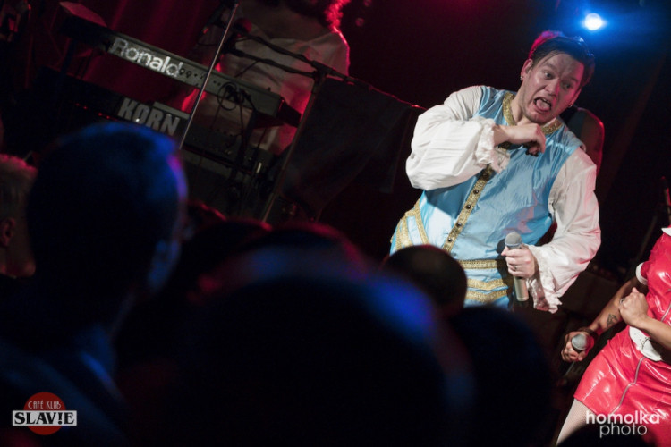 Kapela Monkey Business řádila v Café Klubu Slavie