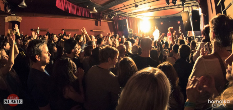 Kapela Monkey Business řádila v Café Klubu Slavie